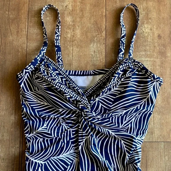 Miraclesuit Lush Lanai Love Knot Underwire Tankini Swimsuit Top Size 10 - Picture 4 of 10